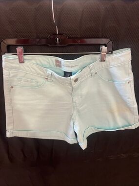 Messino brand Premium Denim Light Mint Women’s Shorts size 10